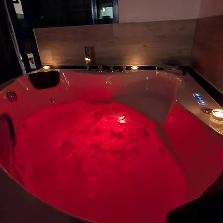 Holiday home Cosy With Terrace & Jacuzzi *