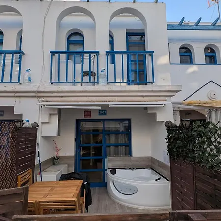 Cosy With Terrace & Jacuzzi Holiday home *