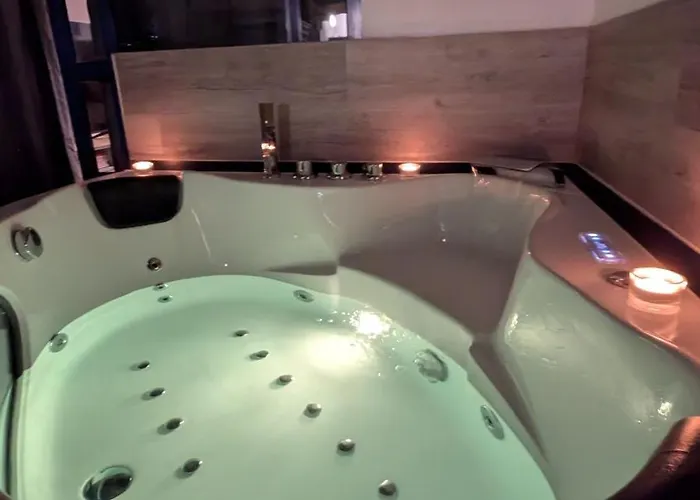 Ferienhaus Cosy With Terrace & Jacuzzi Maspalomas (Gran Canaria)