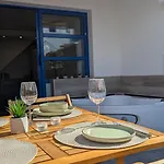 Σπίτι διακοπών Cosy With Terrace & Jacuzzi *